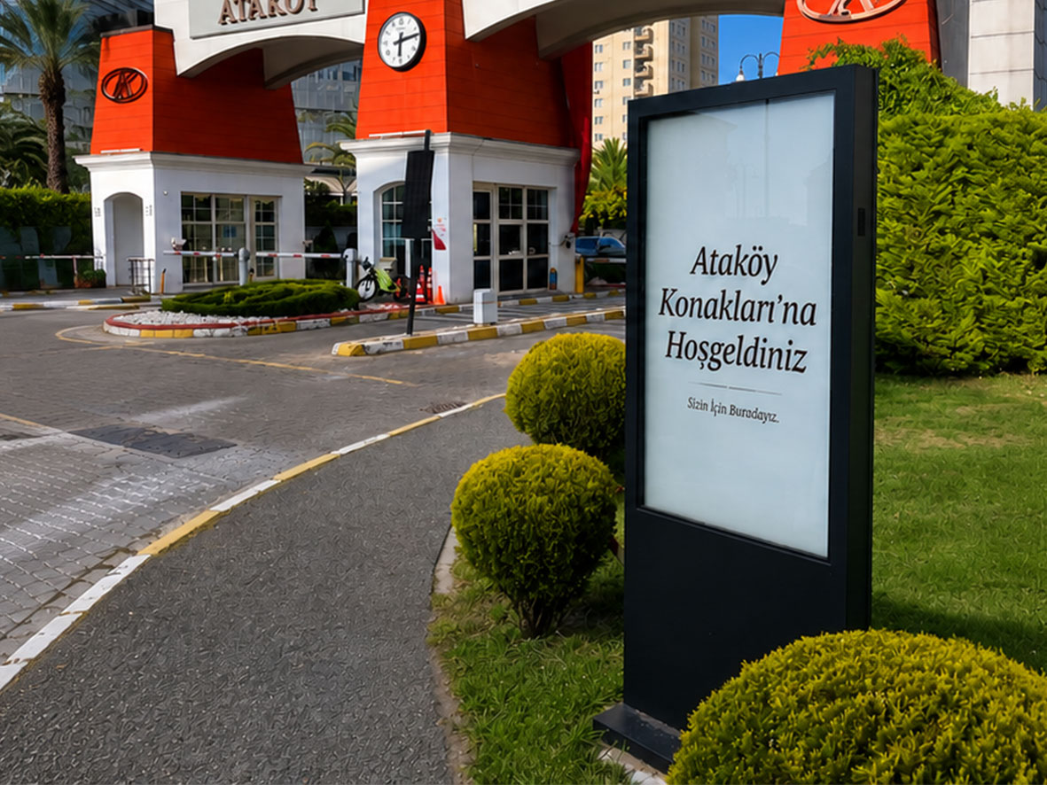 Outdoor Totem Displays